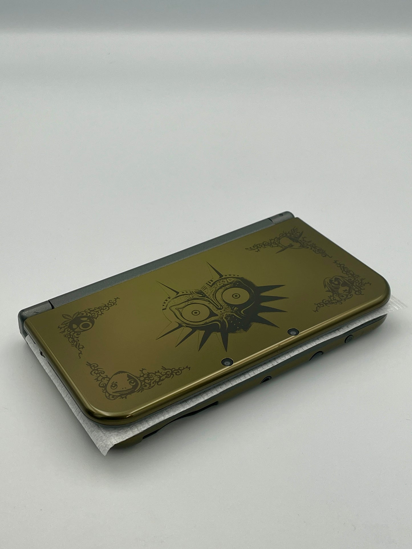 NEW 3DS XL Console - Majora's Mask Edition