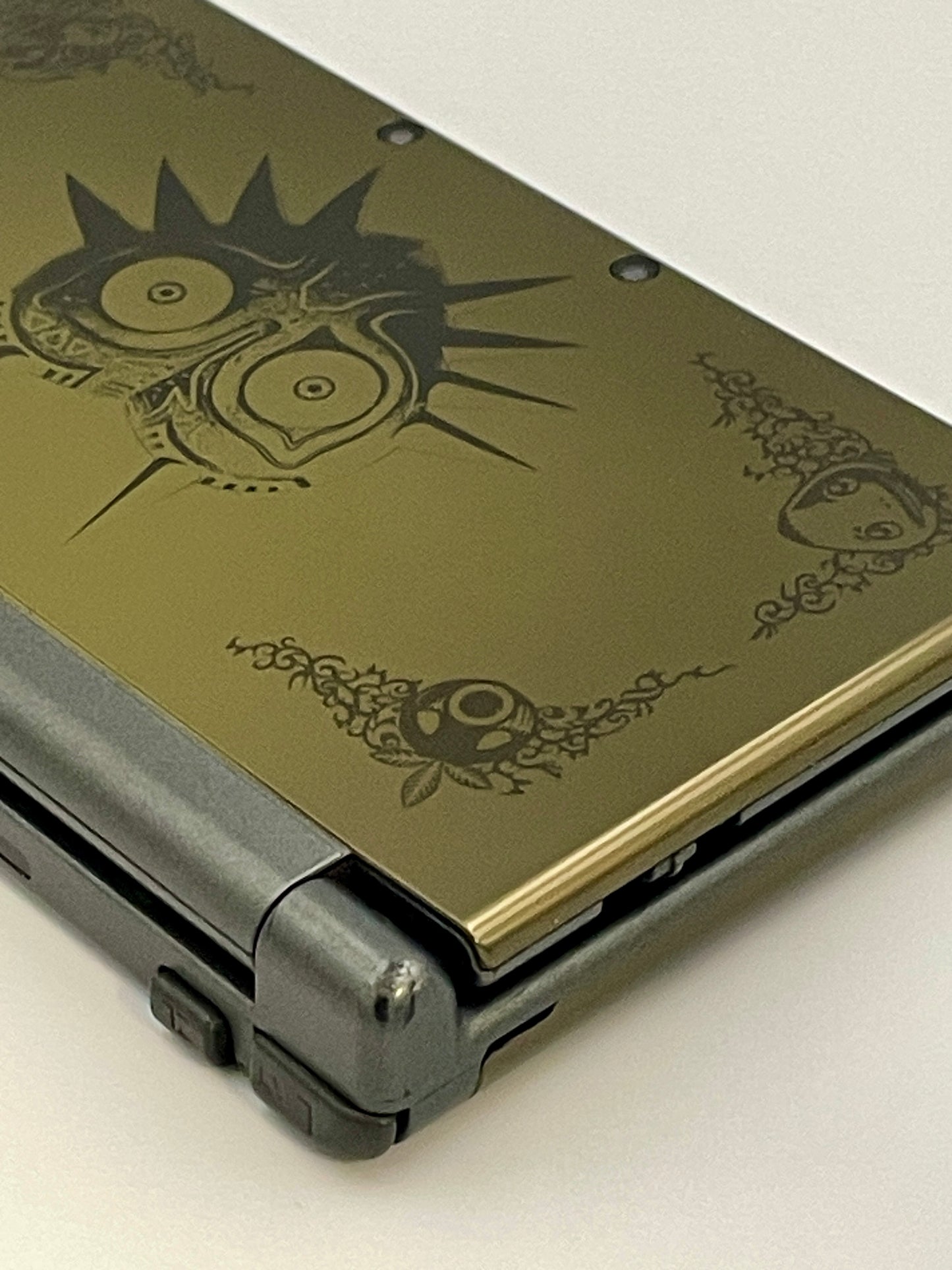 NEW 3DS XL Console - Majora's Mask Edition