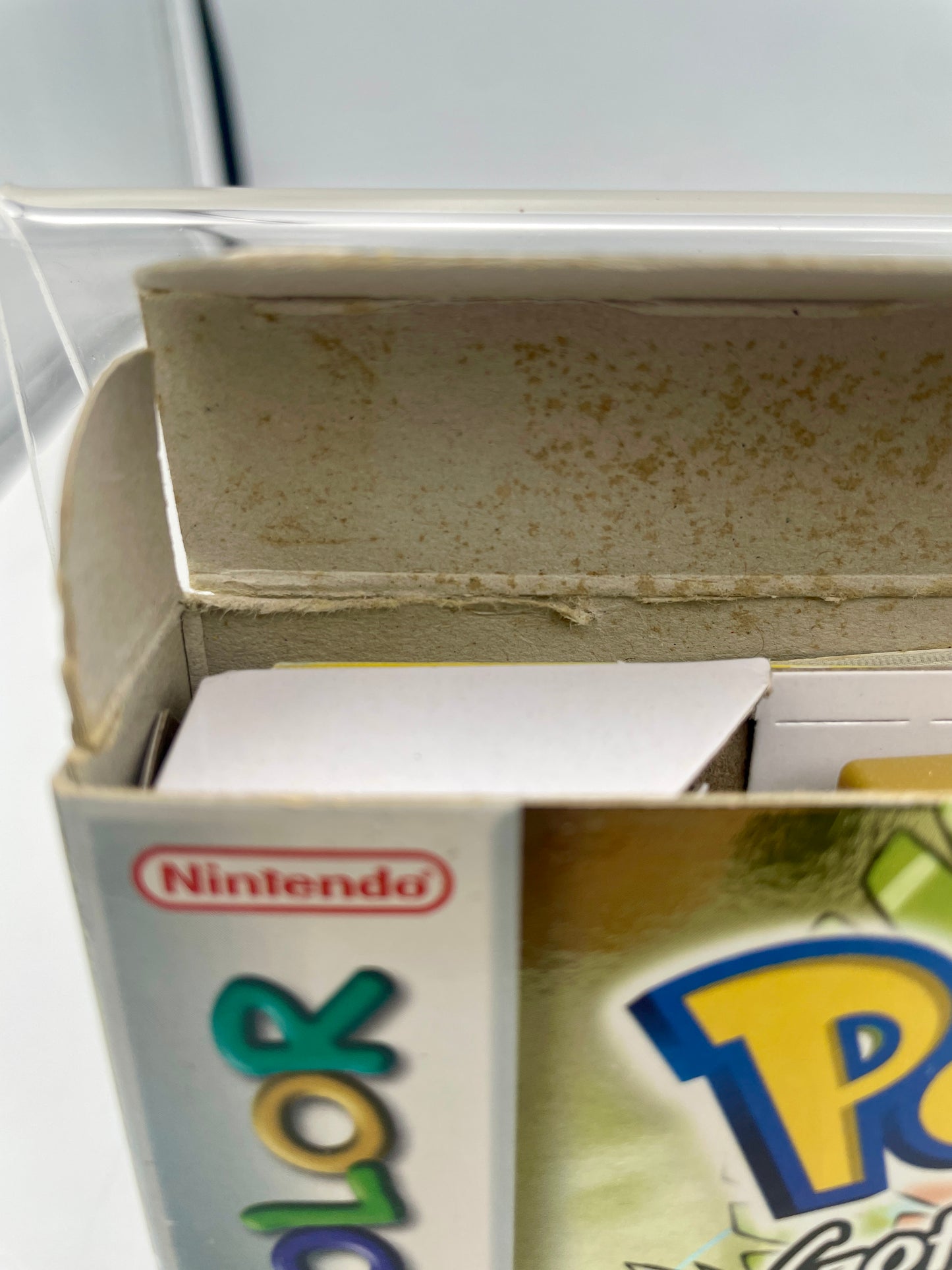 nintendo-game-boy-color-pokemon-gold