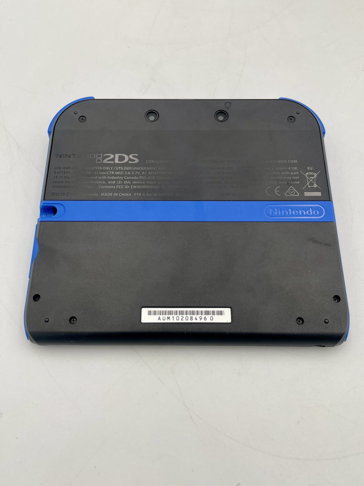 Nintendo 2DS Console Mario Kart 7 Edition Complete in Box – boxed Nintendo 2DS handheld bundle (stylus missing; game may not be pre-installed).