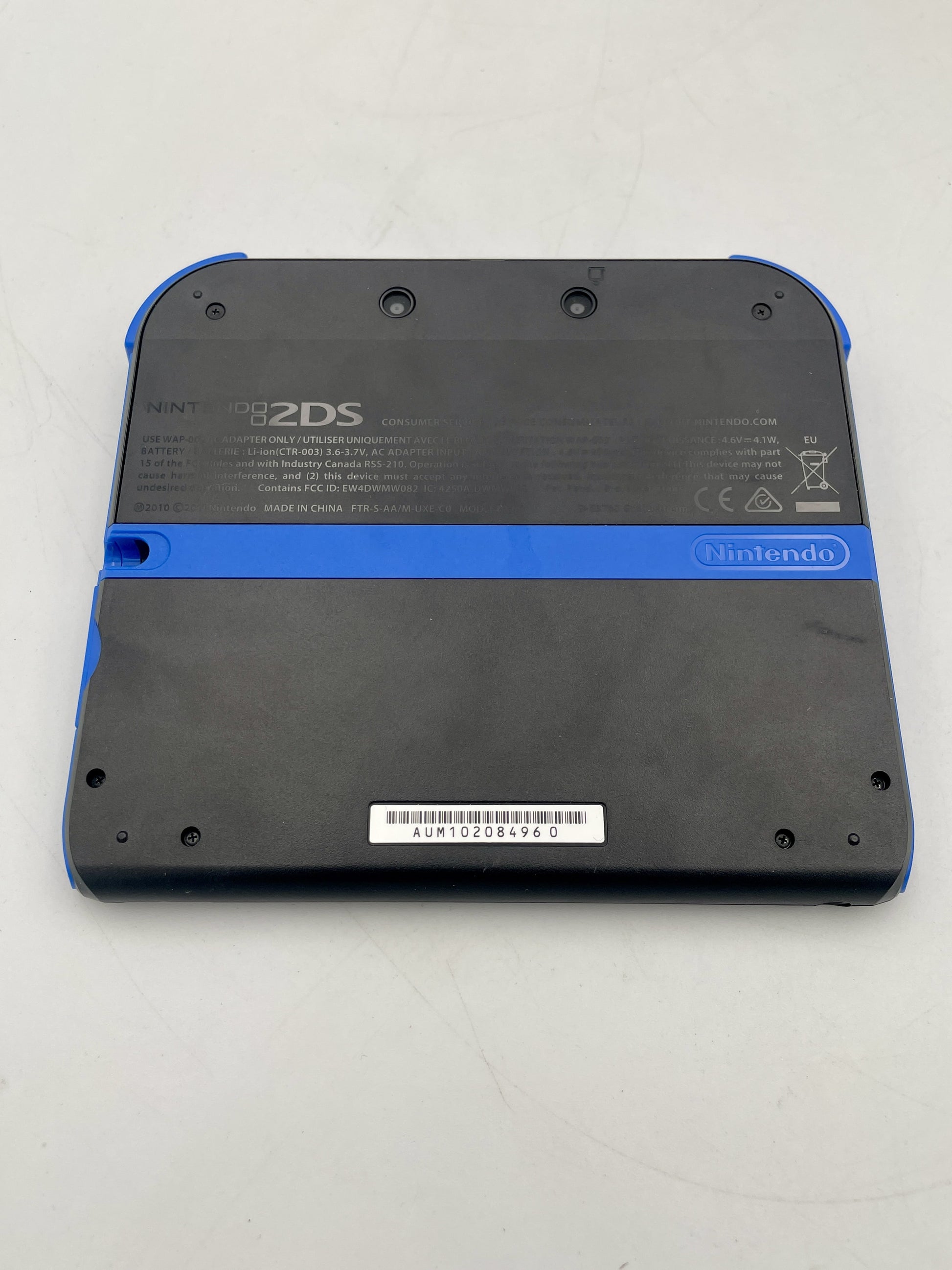 Nintendo 2DS Console Mario Kart 7 Edition Complete in Box – boxed Nintendo 2DS handheld bundle (stylus missing; game may not be pre-installed).