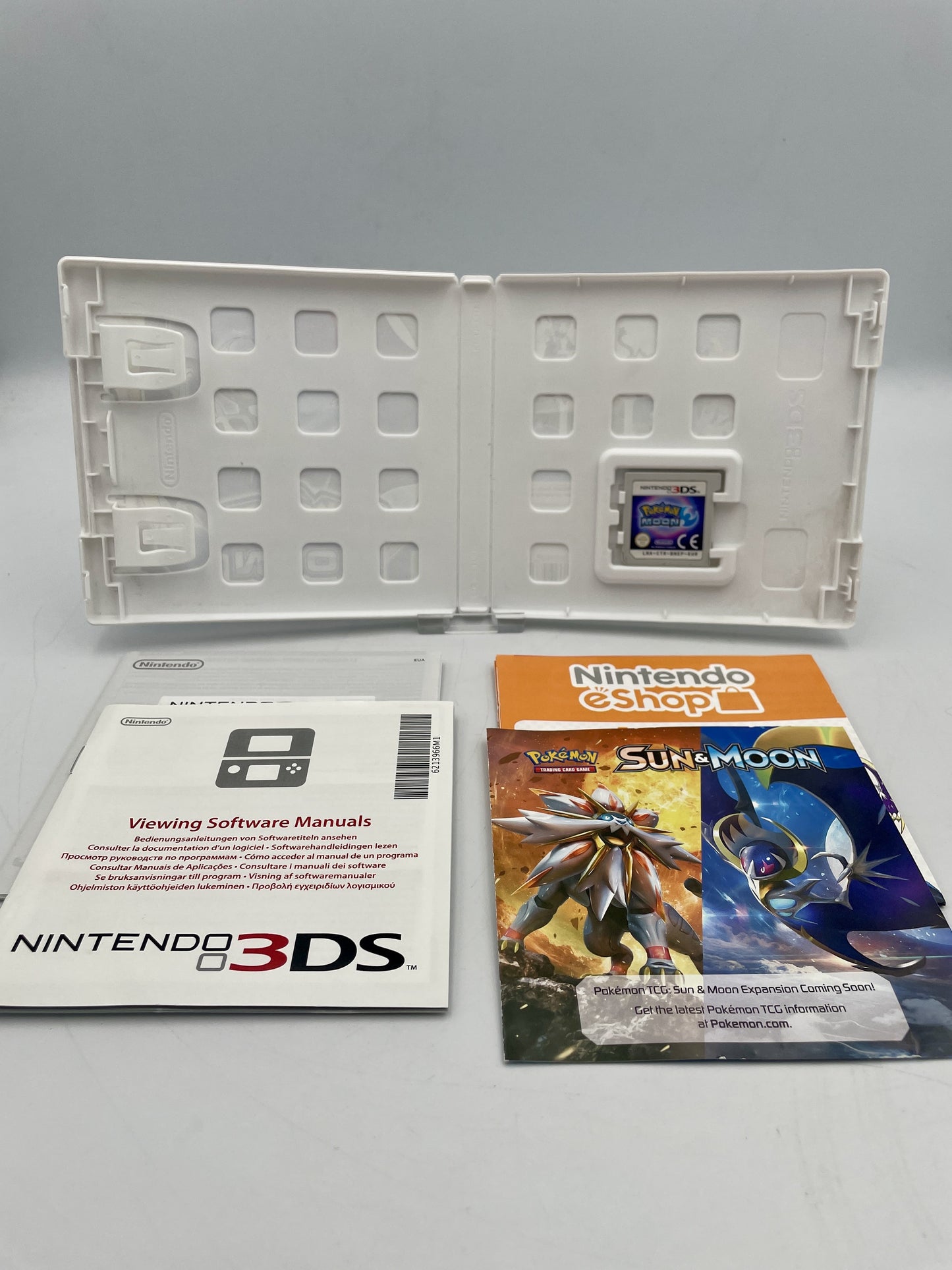 nintendo-3ds-pokemon-moon-complete open