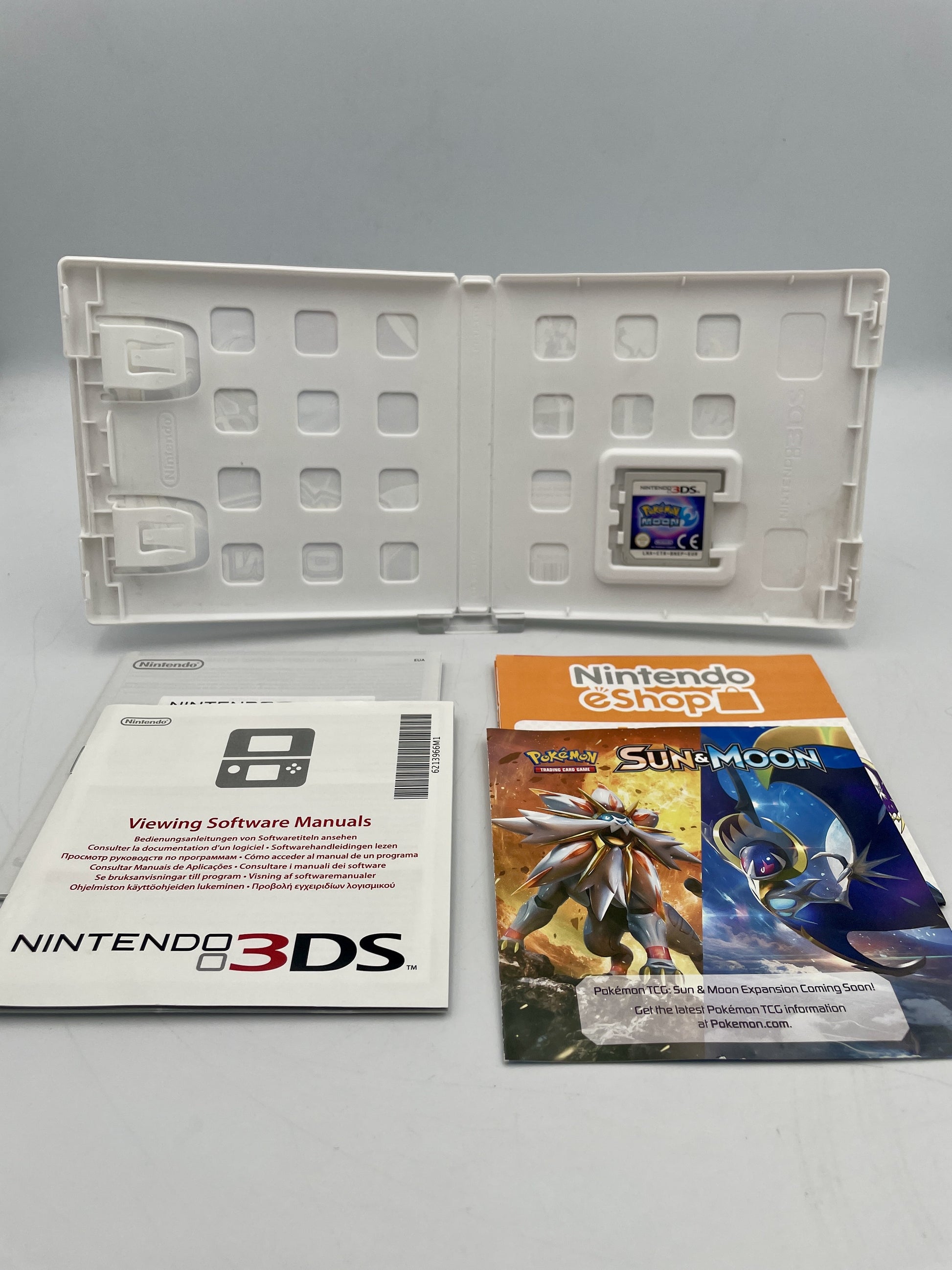 nintendo-3ds-pokemon-moon-complete open