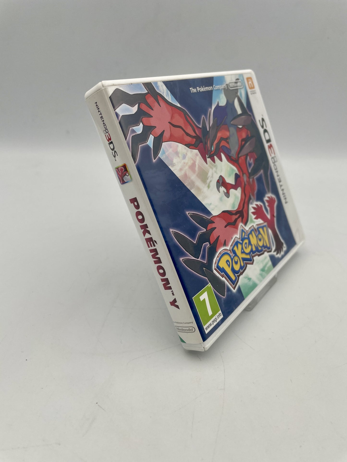 nintendo-3ds-pokemon-y-side angle