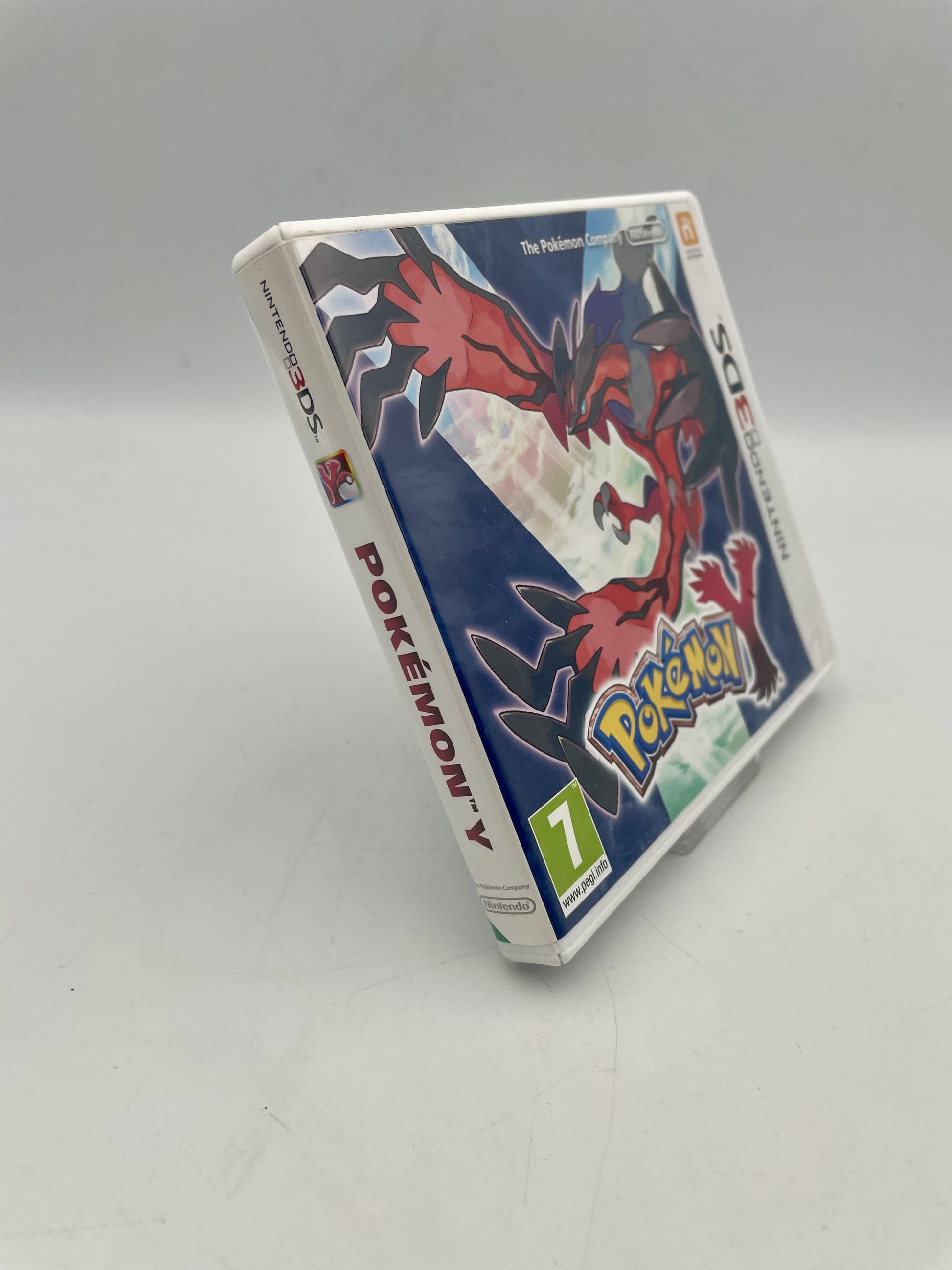 nintendo-3ds-pokemon-y-side angle