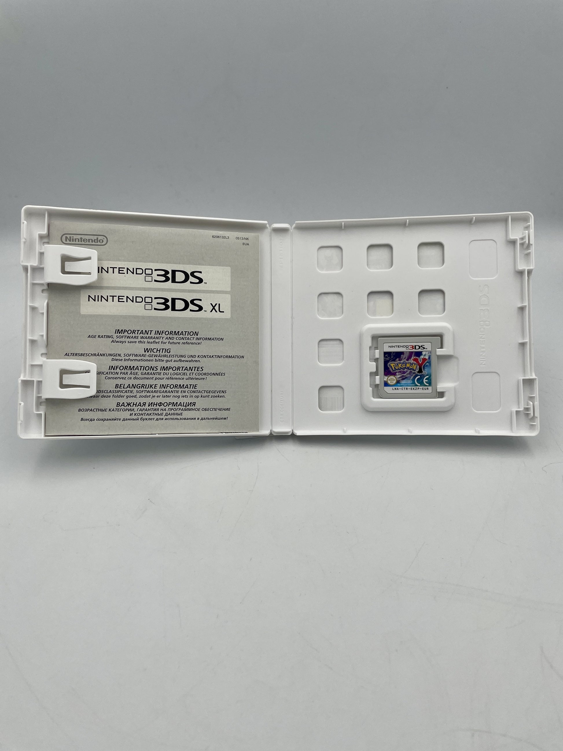 nintendo-3ds-pokemon-y-game open