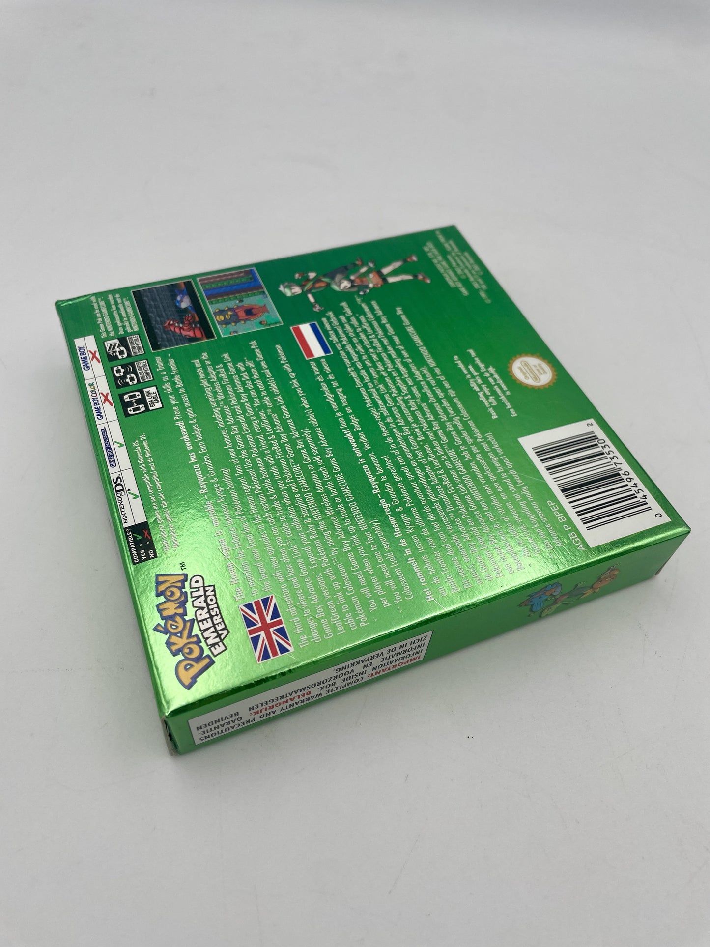 nintendo-game-boy-advance-pokemon-emerald-complete-in-box