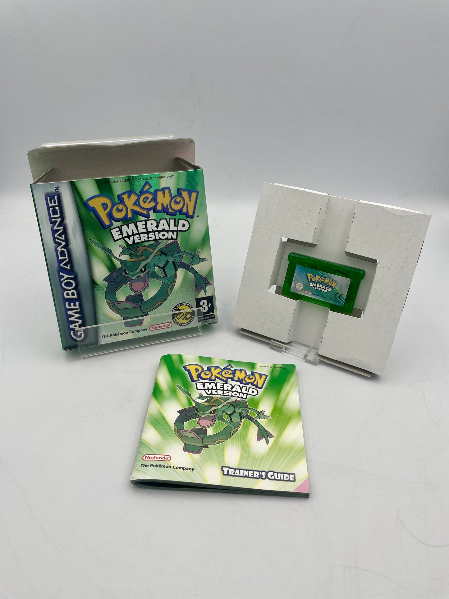 nintendo-game-boy-advance-pokemon-emerald-complete-in-box