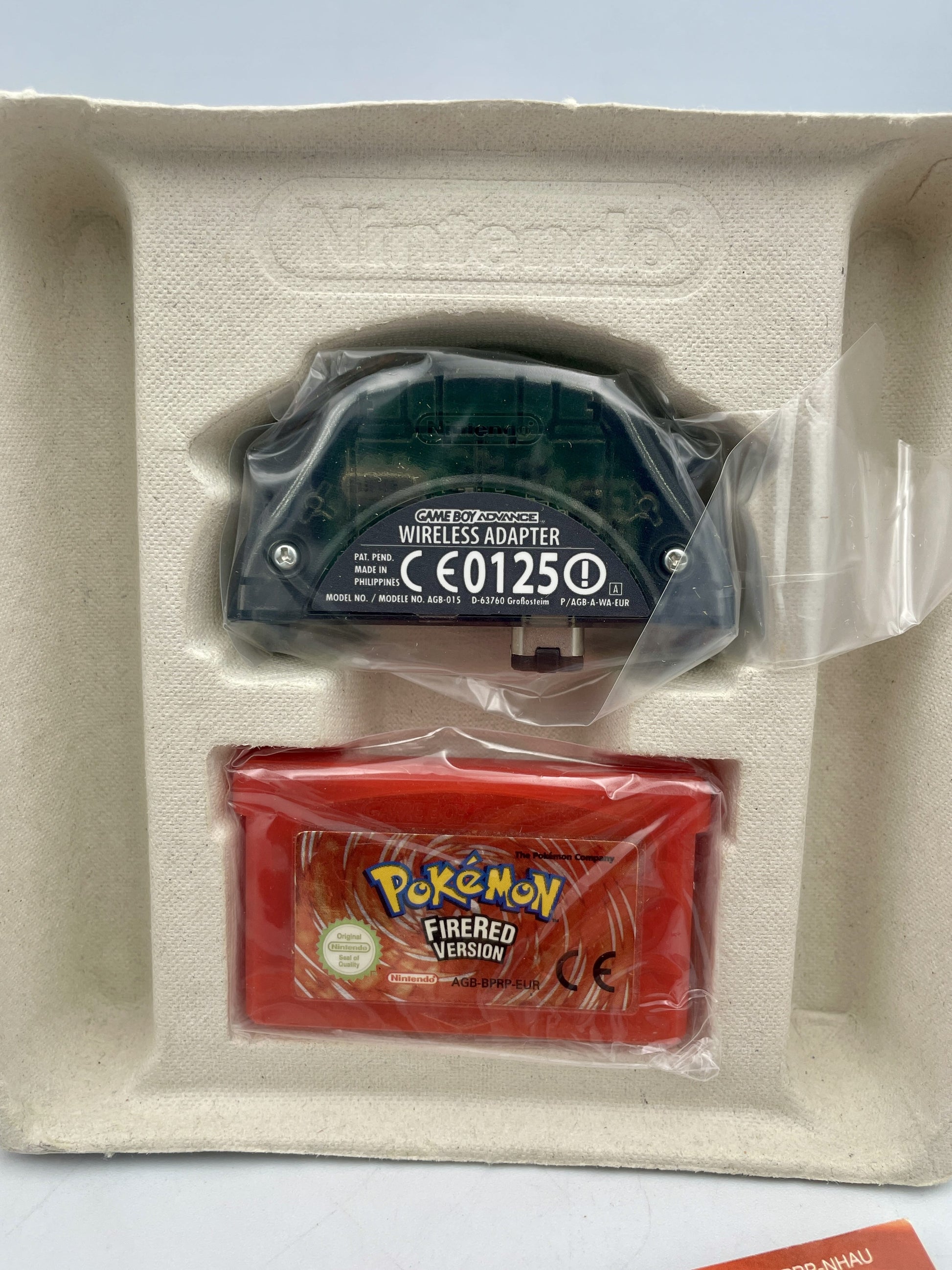 nintendo-game-boy-advance-pokemon-fire-red-complete-in-box