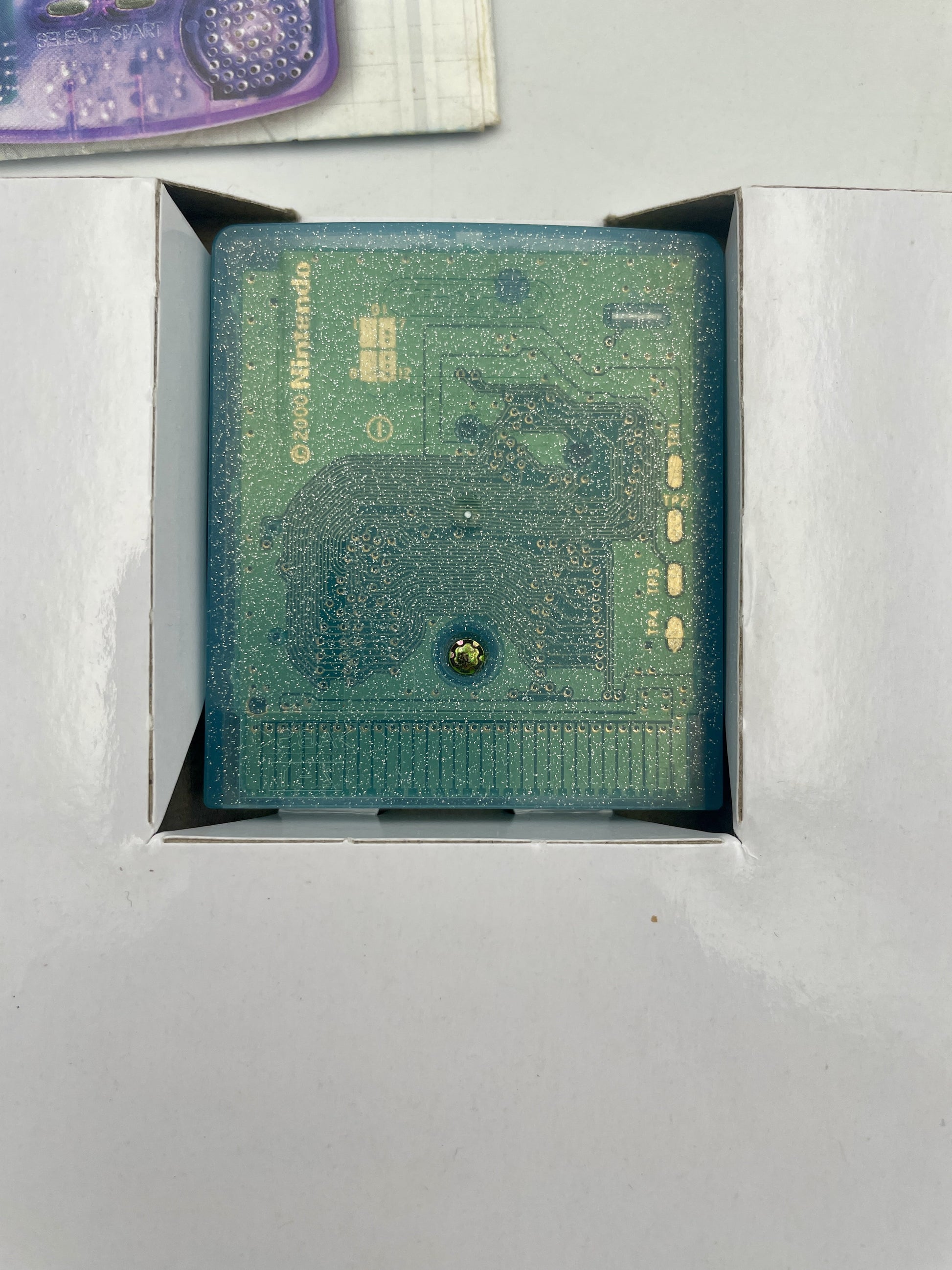 nintendo-game-boy-color-pokemon-crystal-complete-in-box