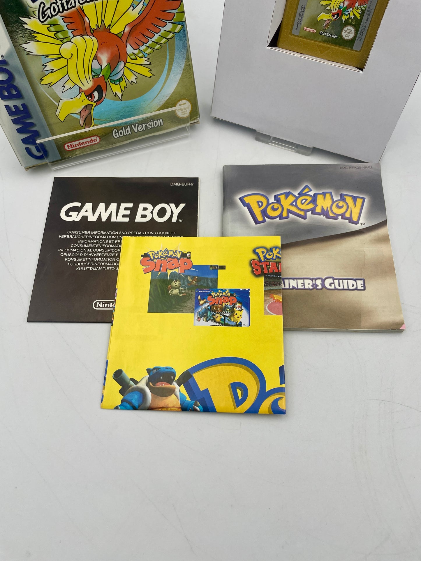 nintendo-game-boy-color-pokemon-gold