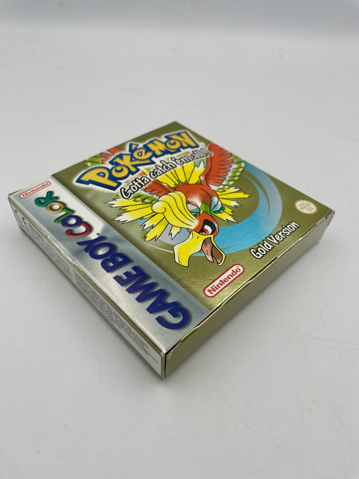 nintendo-game-boy-color-pokemon-gold