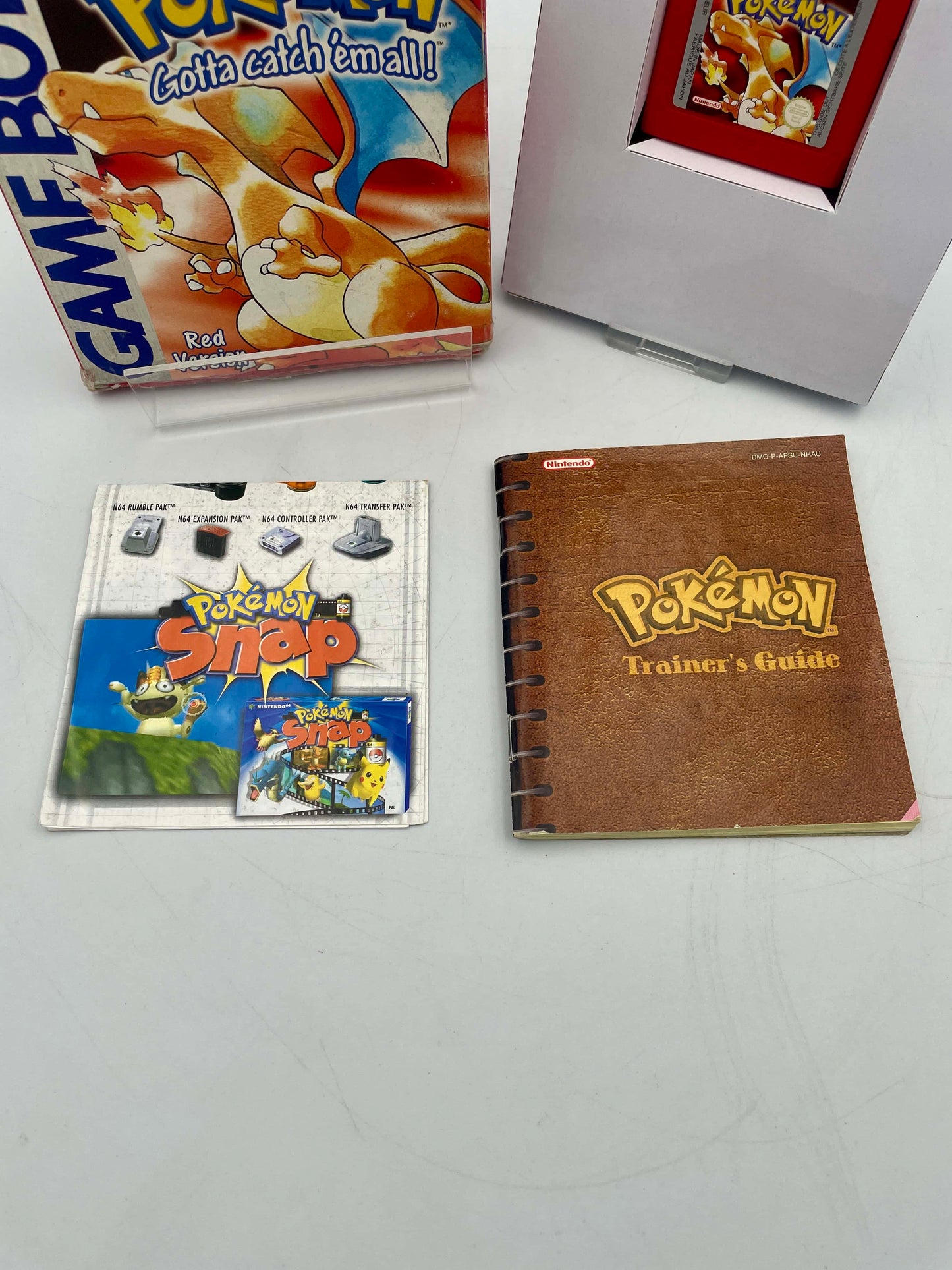 Nintendo Game Boy Pokemon Red Complete in Box