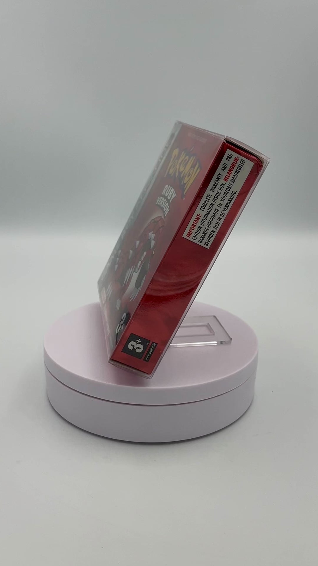rotating video showcaseing the game boy advance game pokemon ruby